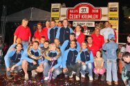 Rallye Český Krumlov: Slavnostní vyhlášení výsledků - Mogul Racing team a ředitelství rallye